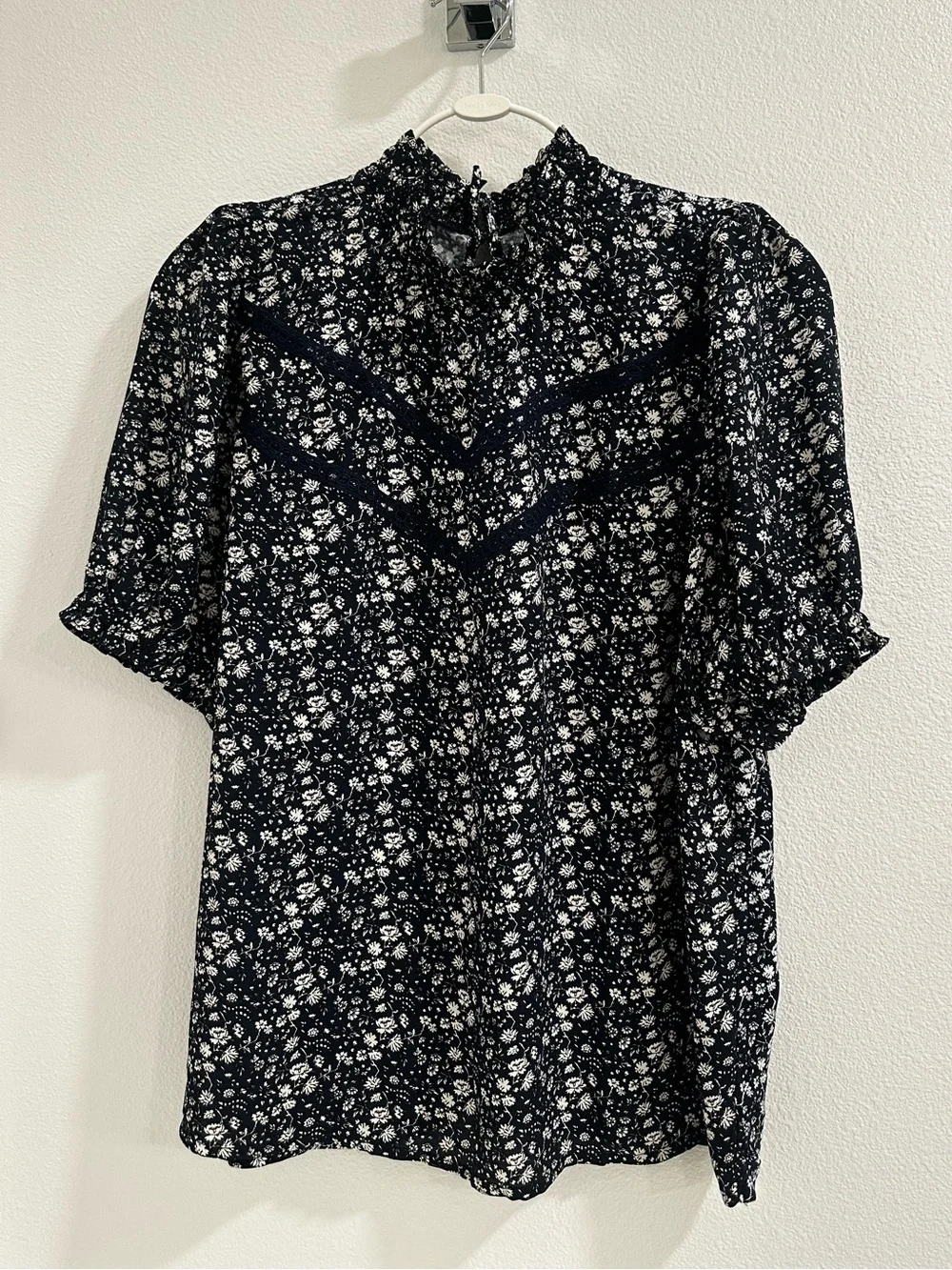 LOFT Floral Puff Sleeve Blouse